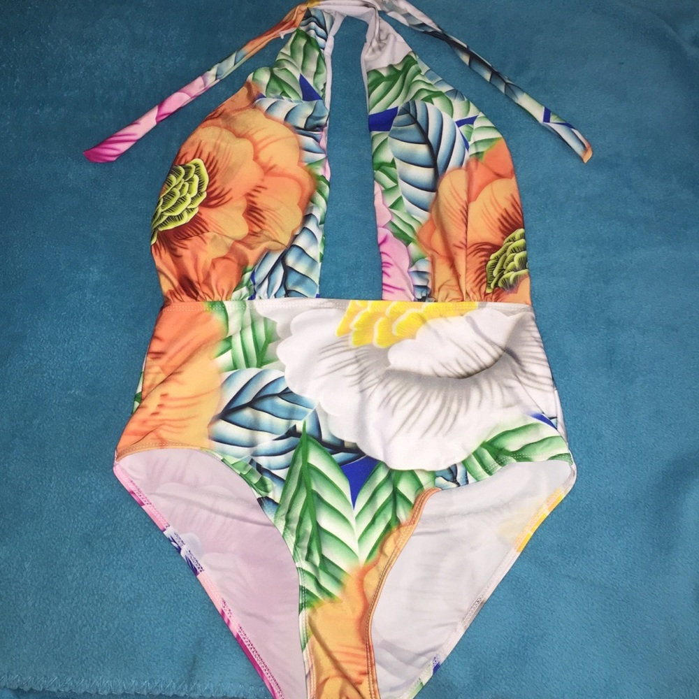 Flowery Bathing Suit 👙